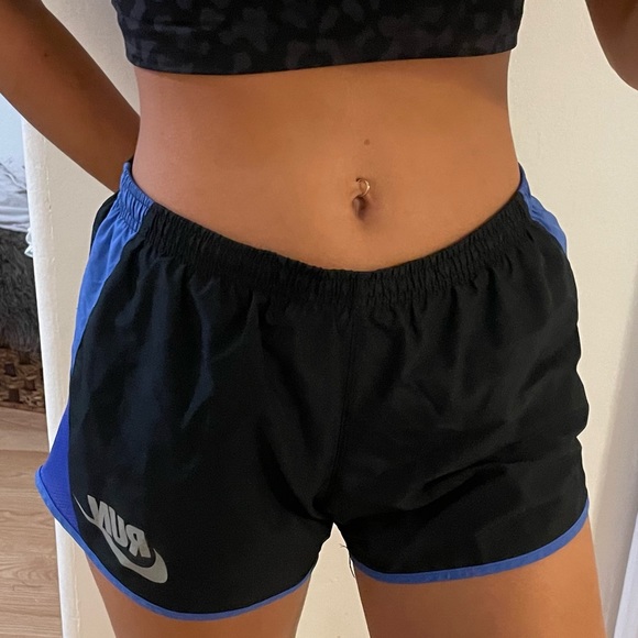 Nike running shorts - Picture 4 of 5